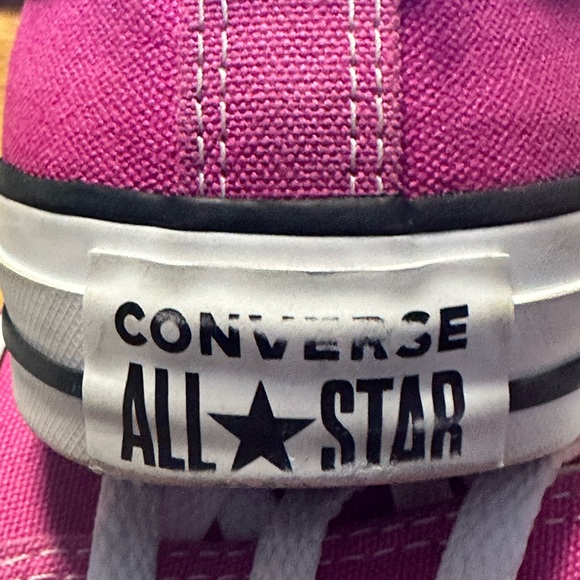 Converse Chuck Taylor Pink Low-Tops Women’s Size 8 - Picture 5 of 7